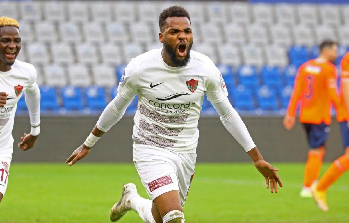 Fenerbahçe'de gündem Aaron Boupendza