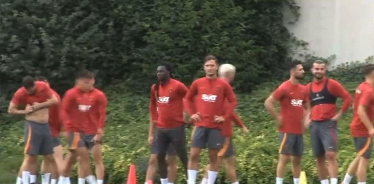 Ömer Bayram'ın göbeği tartışma yarattı