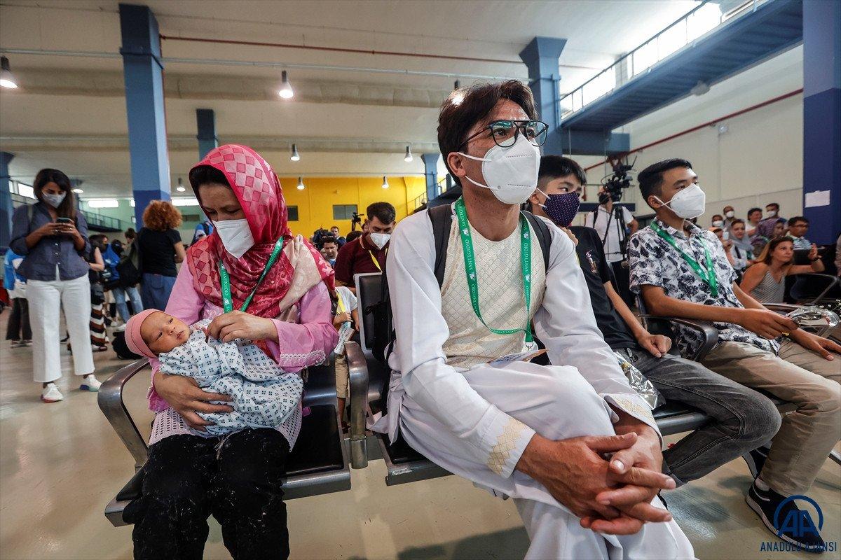 İtalya, 300 Afgan sığınmacı aldı