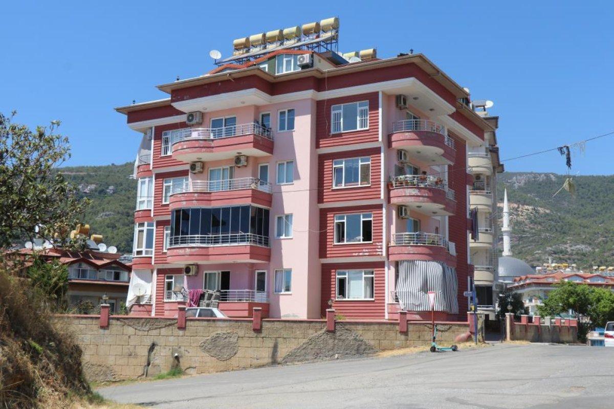 Danimarka’dan gelen aile tapulu evlerine giremiyor