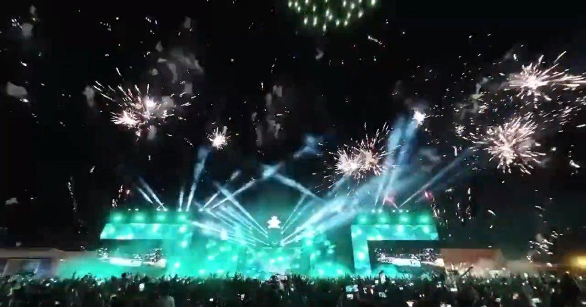 Doğubayazıt’ta 30 bin kişi konserde eğlendi