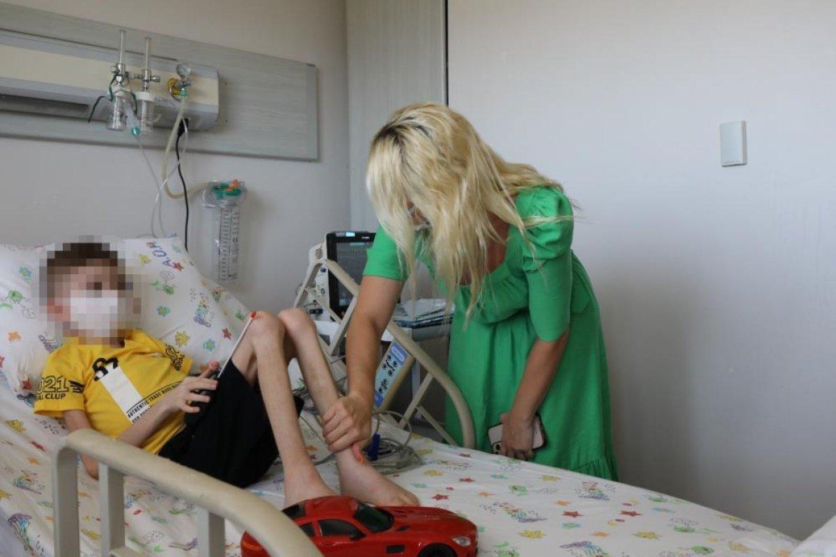 Bursa'da çöp evde bulunan Cem Muhammet yürümeye başladı