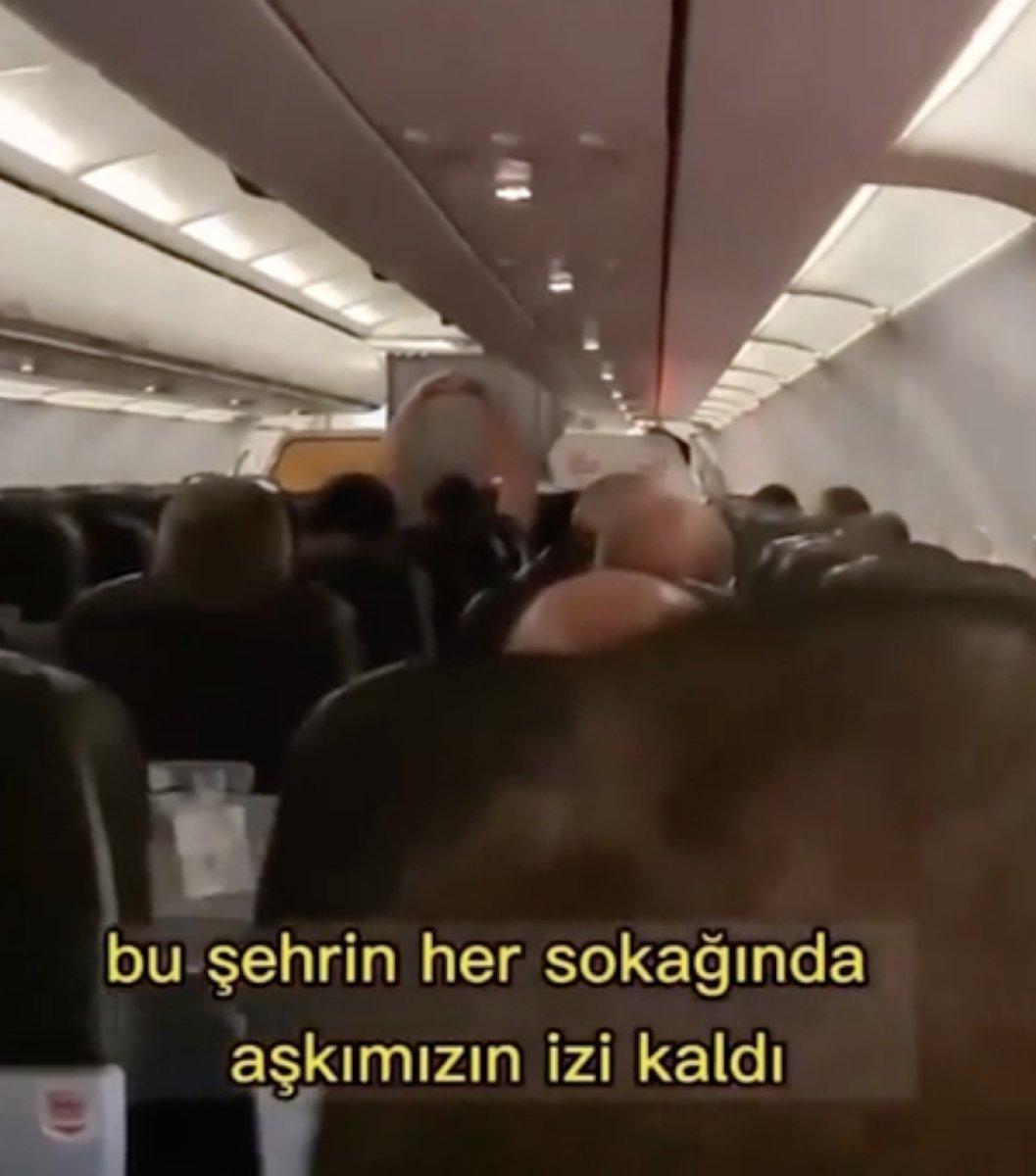Adana uçuşundaki pilot, sosyal medyada gündem oldu