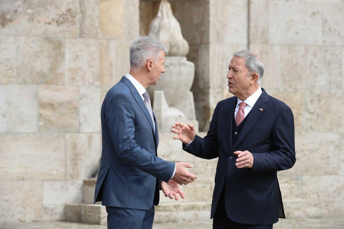 Hulusi Akar'dan İsveç ve Finlandiya açıklaması