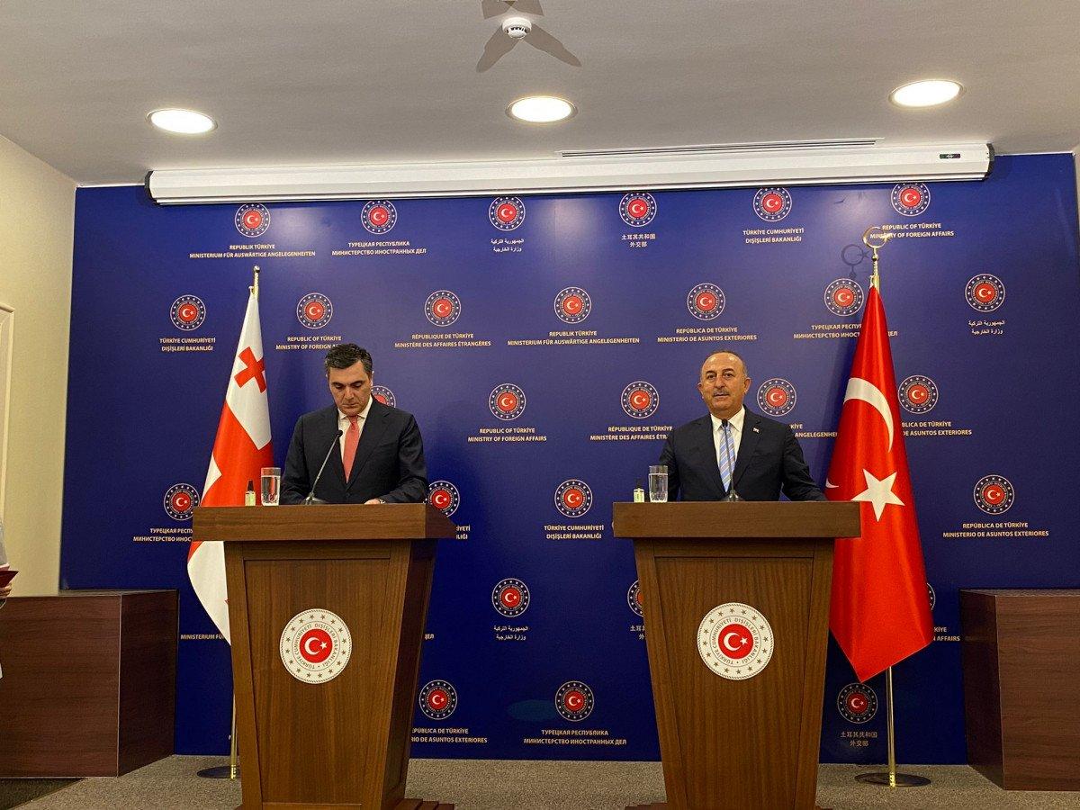 Mevlüt Çavuşoğlu: Bu savaş diplomasi masasında bitecek