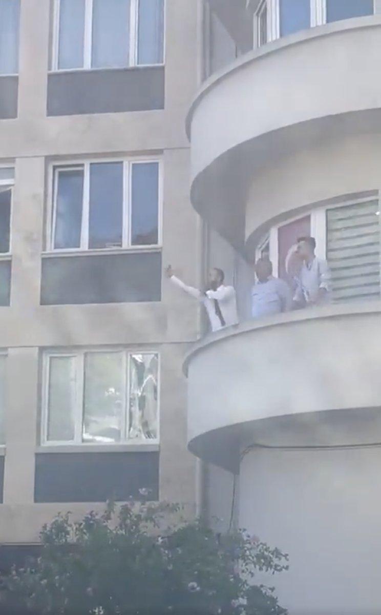 Türk-İş yöneticisinden işçilere el hareketi