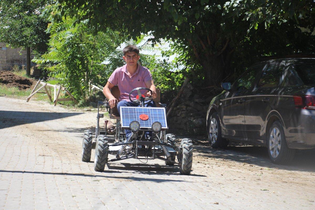 Sivas'ta liseli genç kendi aracını yaptı