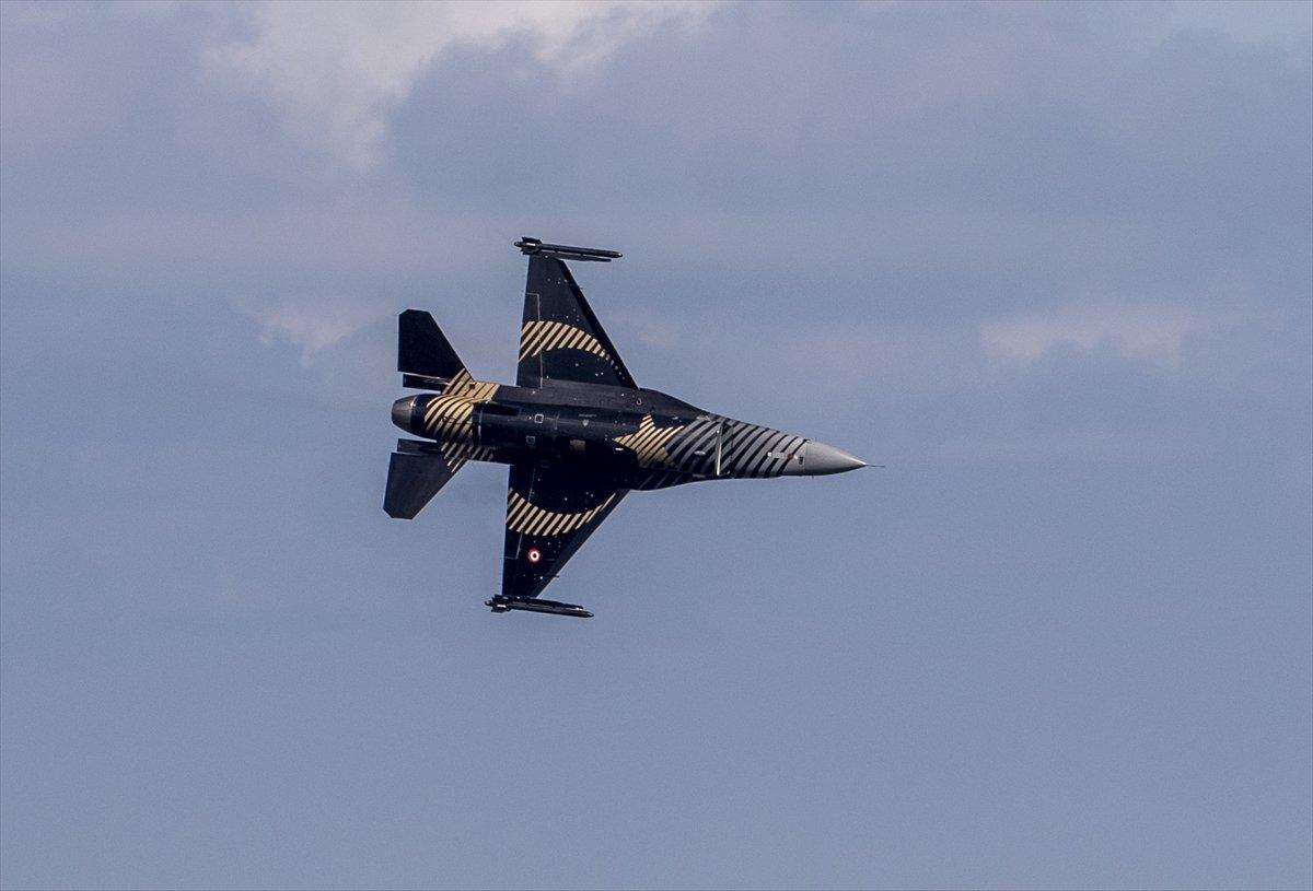 Karadeniz'de SOLOTÜRK rüzgarı