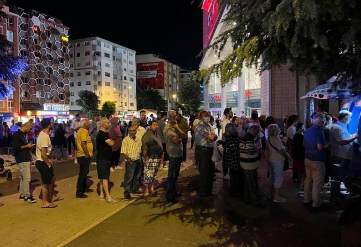 Eskişehir'de zam haberini alan su yükleme noktasına koştu