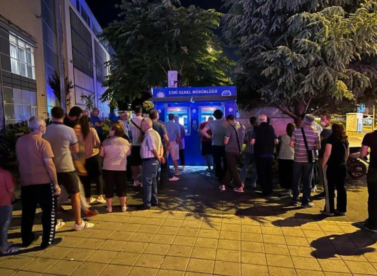 Eskişehir'de zam haberini alan su yükleme noktasına koştu