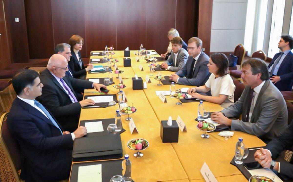 Almanya Dışişleri Bakanı Baerbock muhalefet heyetleriyle görüştü