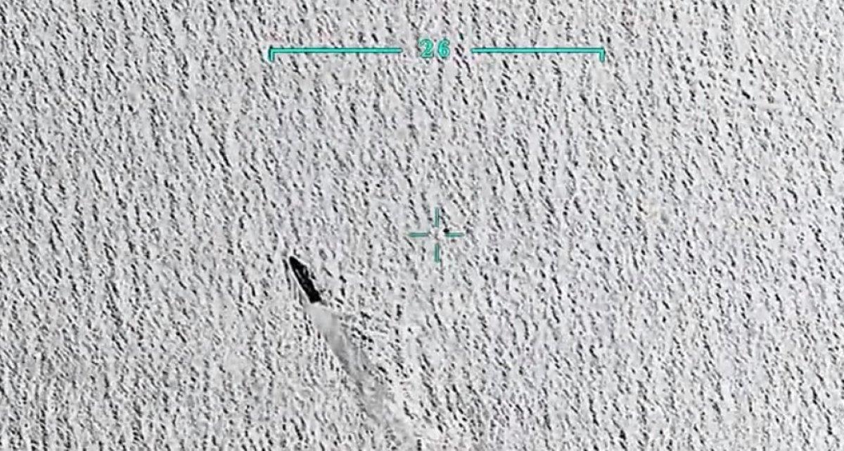 Yunanistan'ın Ege Denizi'nde geri ittiği göçmenler kurtarıldı