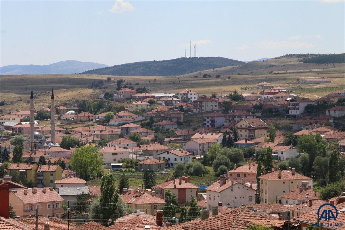 Çankırı'nın Kalfat köyü sakinlerinden İngiltere Başbakanı Johnson için imza kampanyası