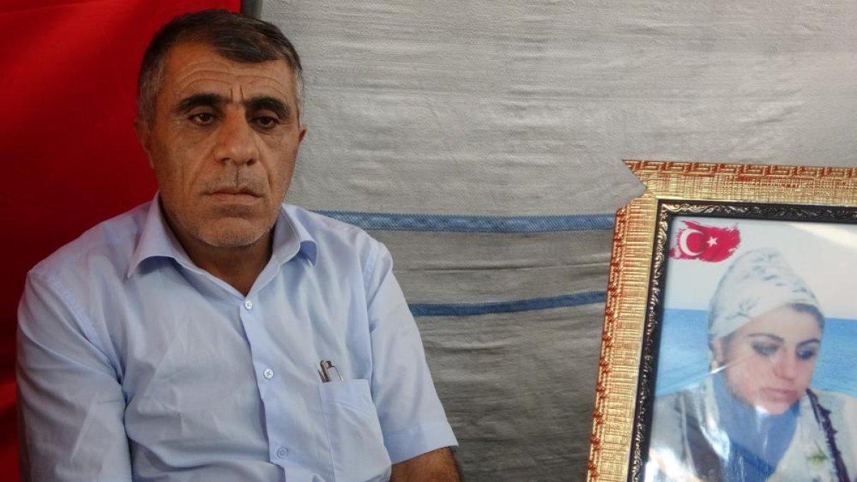 Evlat nöbetindeki baba: Onların çocukları Almanya’da okuyorlar