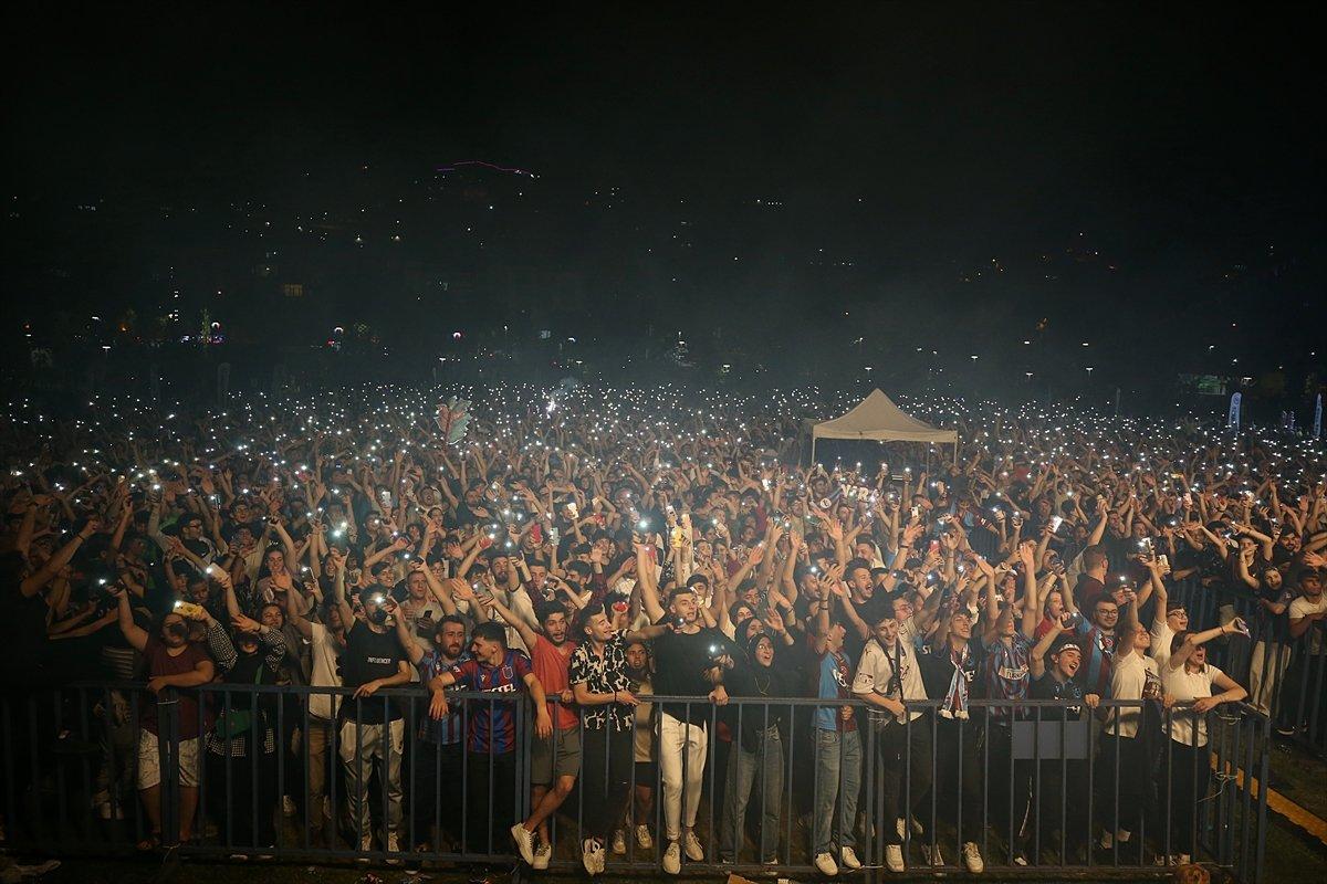 Trabzonspor taraftarı Süper Kupa sevinci yaşadı