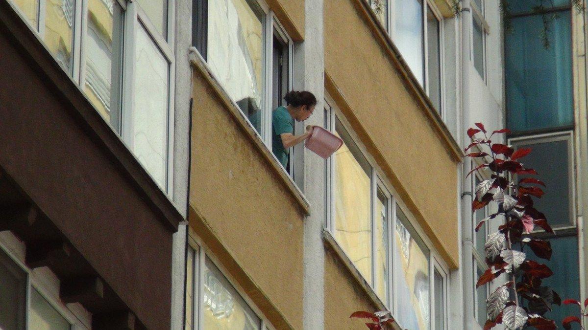 Şişli’de bir kadın, yoldan geçenlerin üzerine kezzap döktü