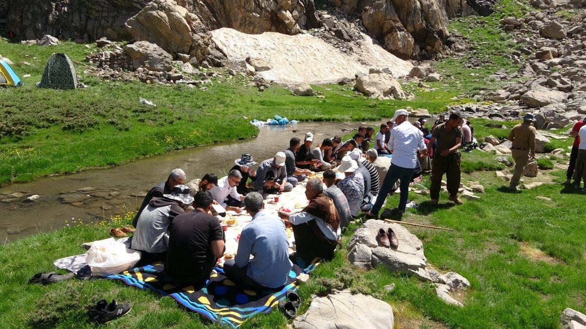 Hakkarililer Kürt beyzbolu ile Amerikan beyzboluna rakip