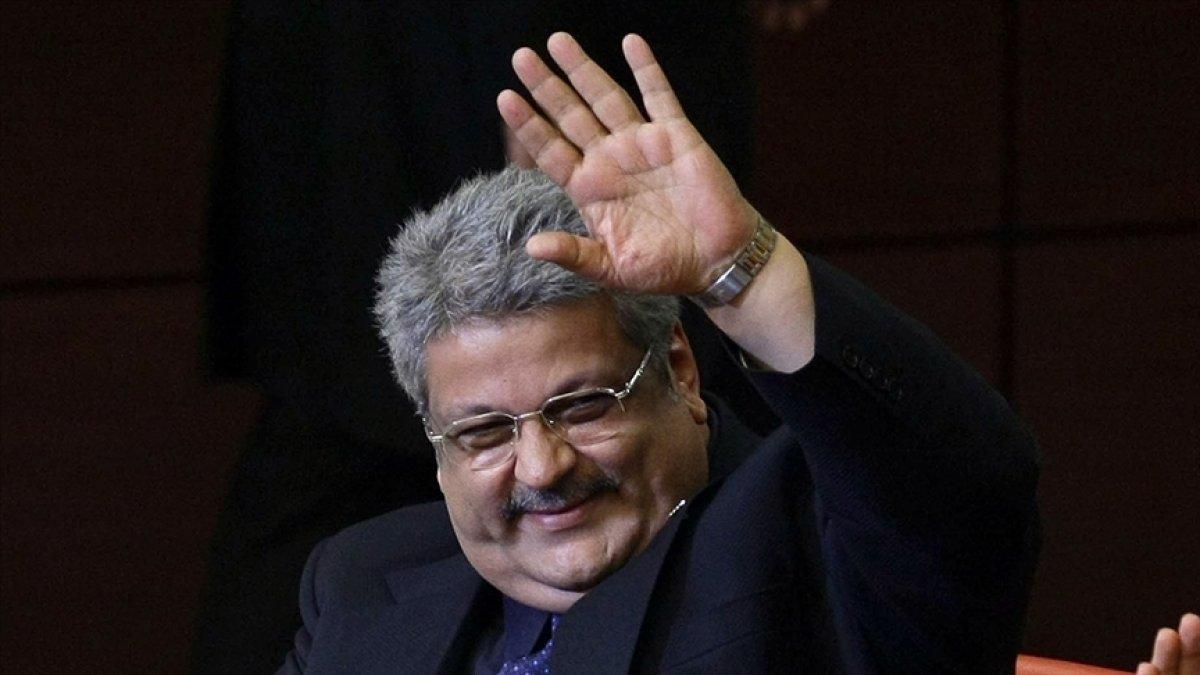 Türk müziğinin güler yüzlü yorumcusu: Osman Yağmurdereli