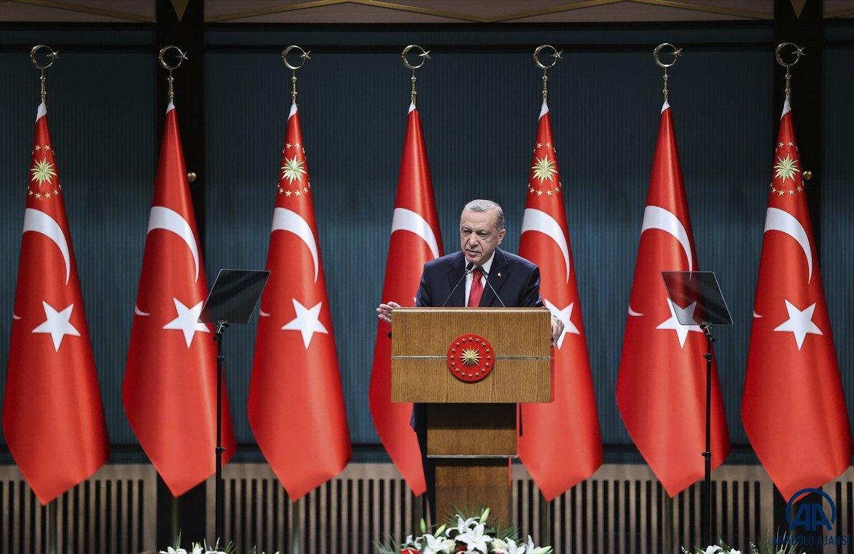 Cumhurbaşkanı Erdoğan: Sıkıntıların üstesinden çalışarak ve azmederek geleceğiz