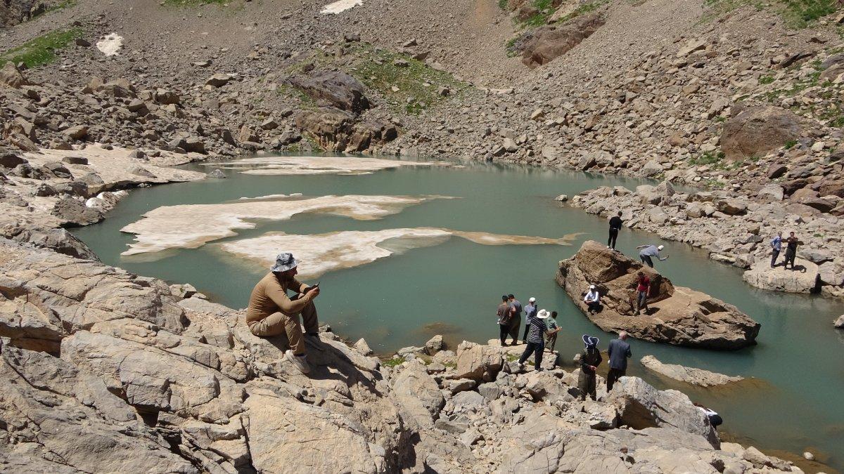 Hakkarililer Kürt beyzbolu ile Amerikan beyzboluna rakip
