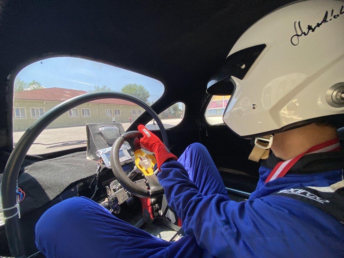 Düzce'de imam hatip lisesi öğrencileri, yaptıkları elektrikli araçla takdir topladı