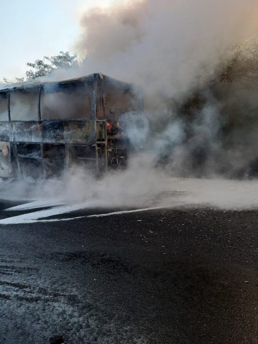 Bursa’da yolcu otobüsü alev alev yandı