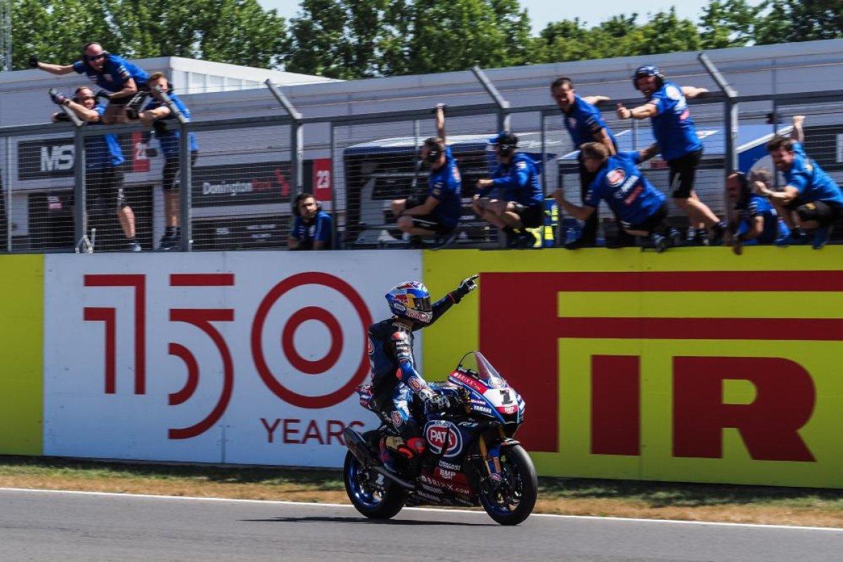 Toprak Razgatlıoğlu'ndan 2022 Suberbike Şampiyonası'nda 5. zafer