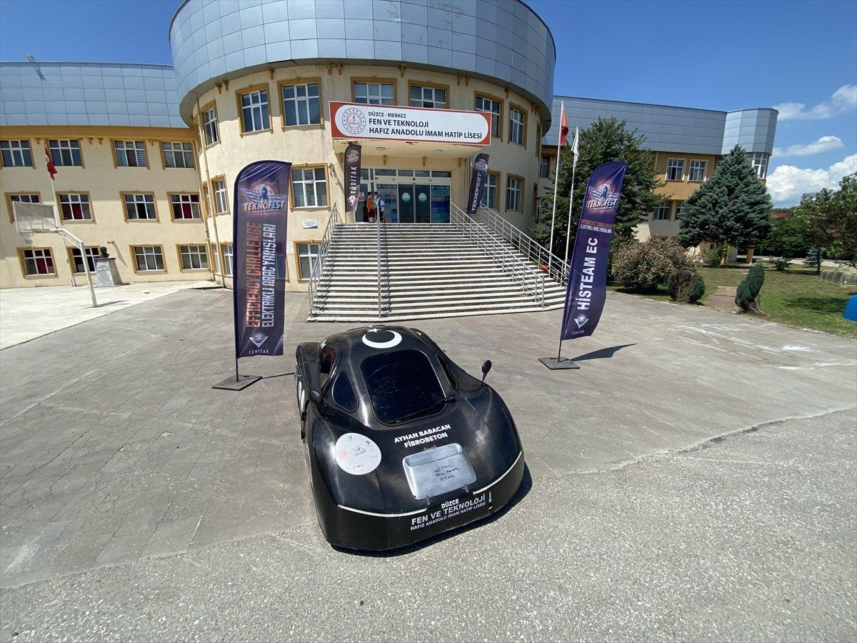 Düzce'de imam hatip lisesi öğrencileri, yaptıkları elektrikli araçla takdir topladı