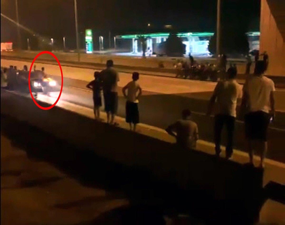 Adana'da otoyolda yapılan yarışta kaza: Bir gencin bacağı koptu