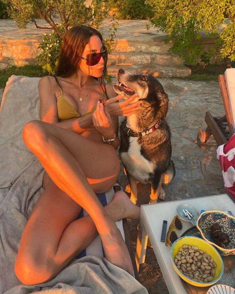 Ece Sükan, köpekle güneşlendi