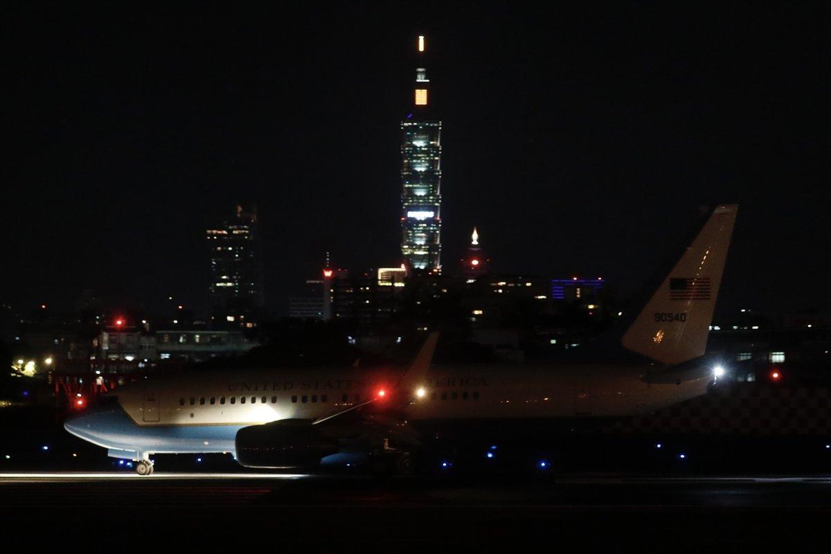 Nancy Pelosi'nin uçağı, Tayvan'a indi