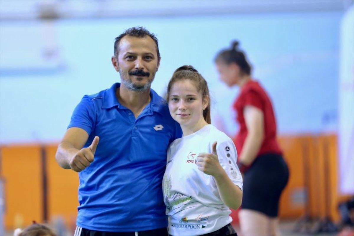 Lösemiyi yenen Ceren, halterde Avrupa Şampiyonu oldu