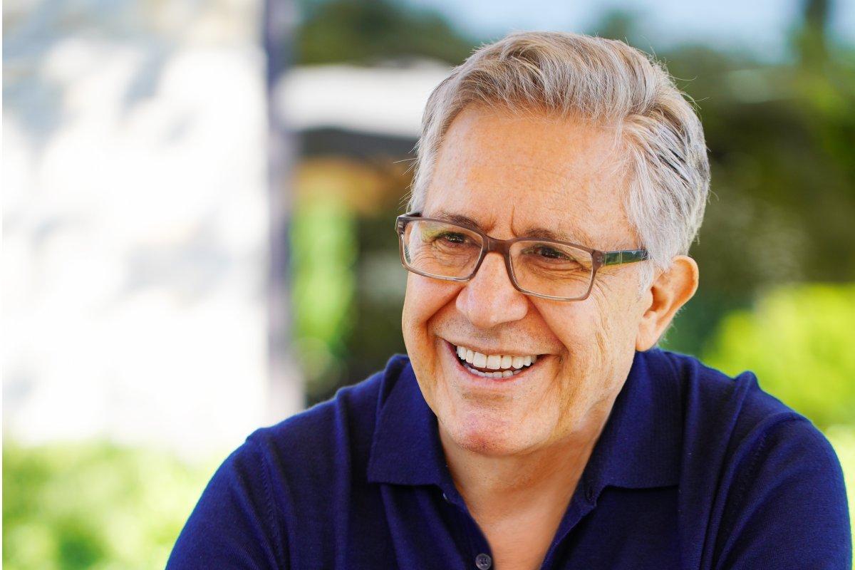 Zülfü Livaneli'nin Kaplanın Sırtında romanı, Türkiye'nin bir dönemine ışık tutuyor