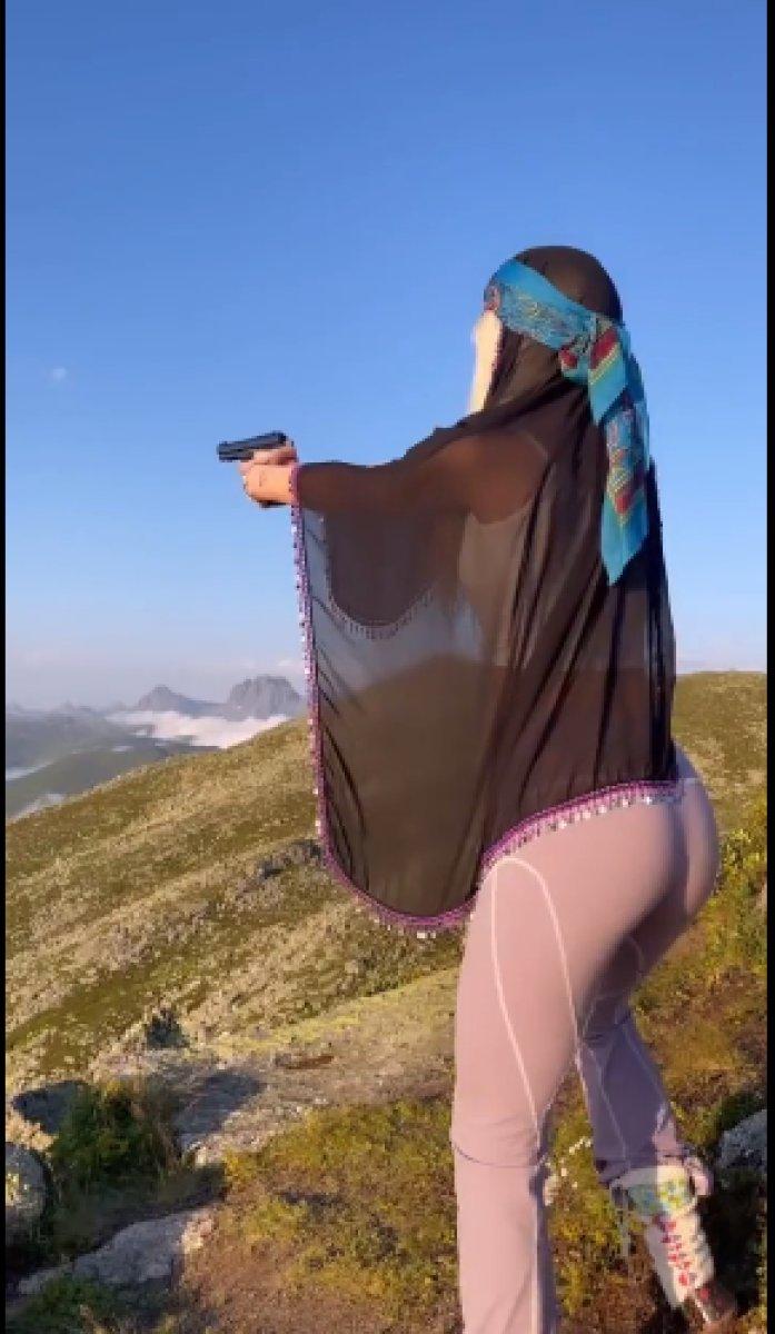 Aleyna Tilki, atış talimi yaptı