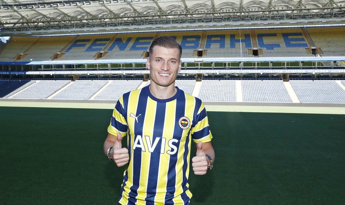 Fenerbahçe, Ezgjan Alioski'nin transferi duyurdu