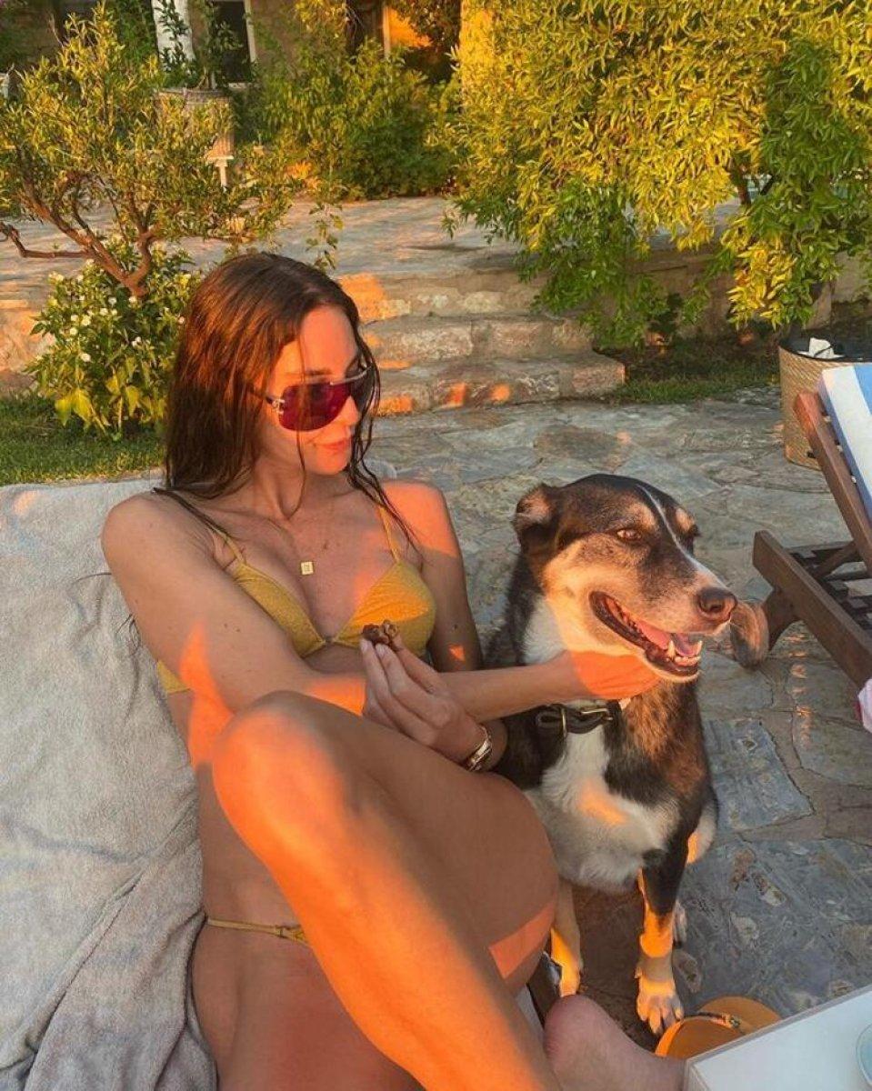 Ece Sükan, köpekle güneşlendi