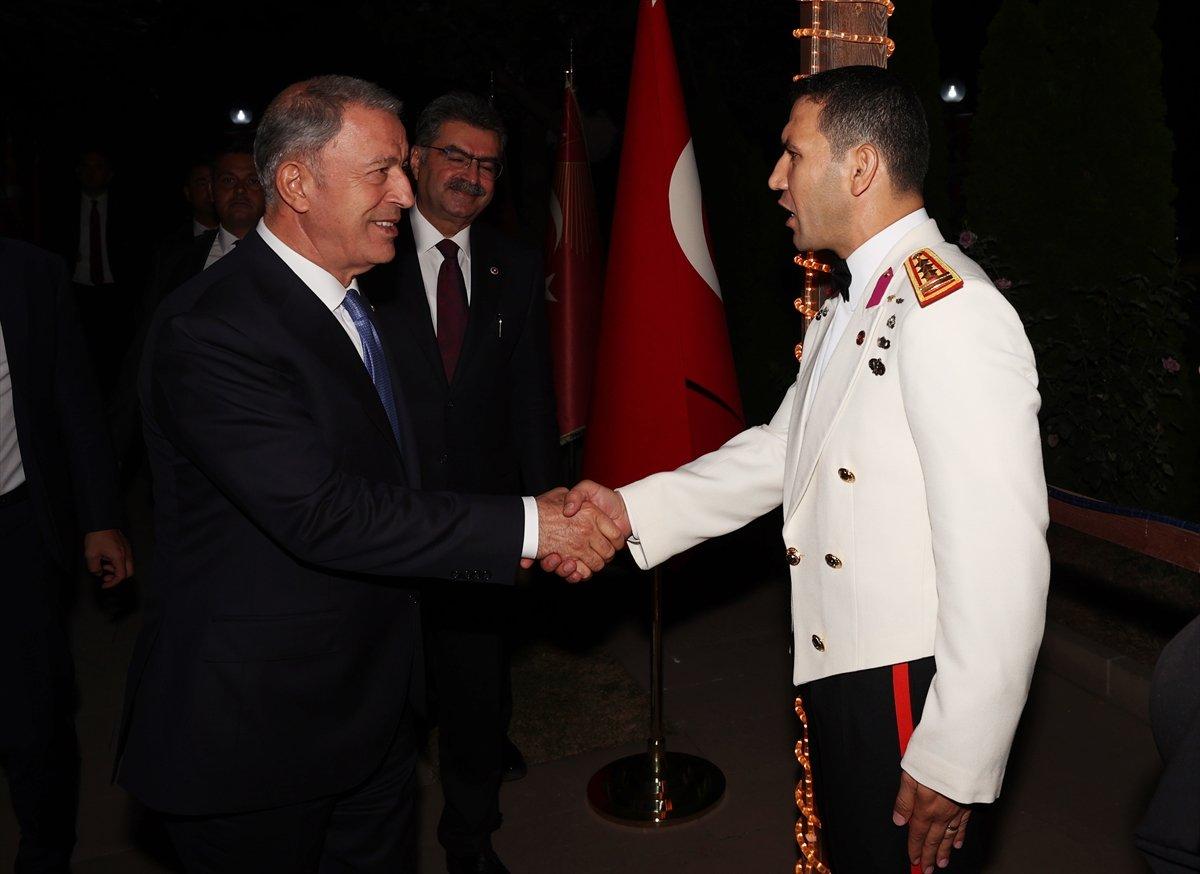 Bakan Akar: Üçüncü taraflar Kıbrıs hakkında tarafsız olmalı