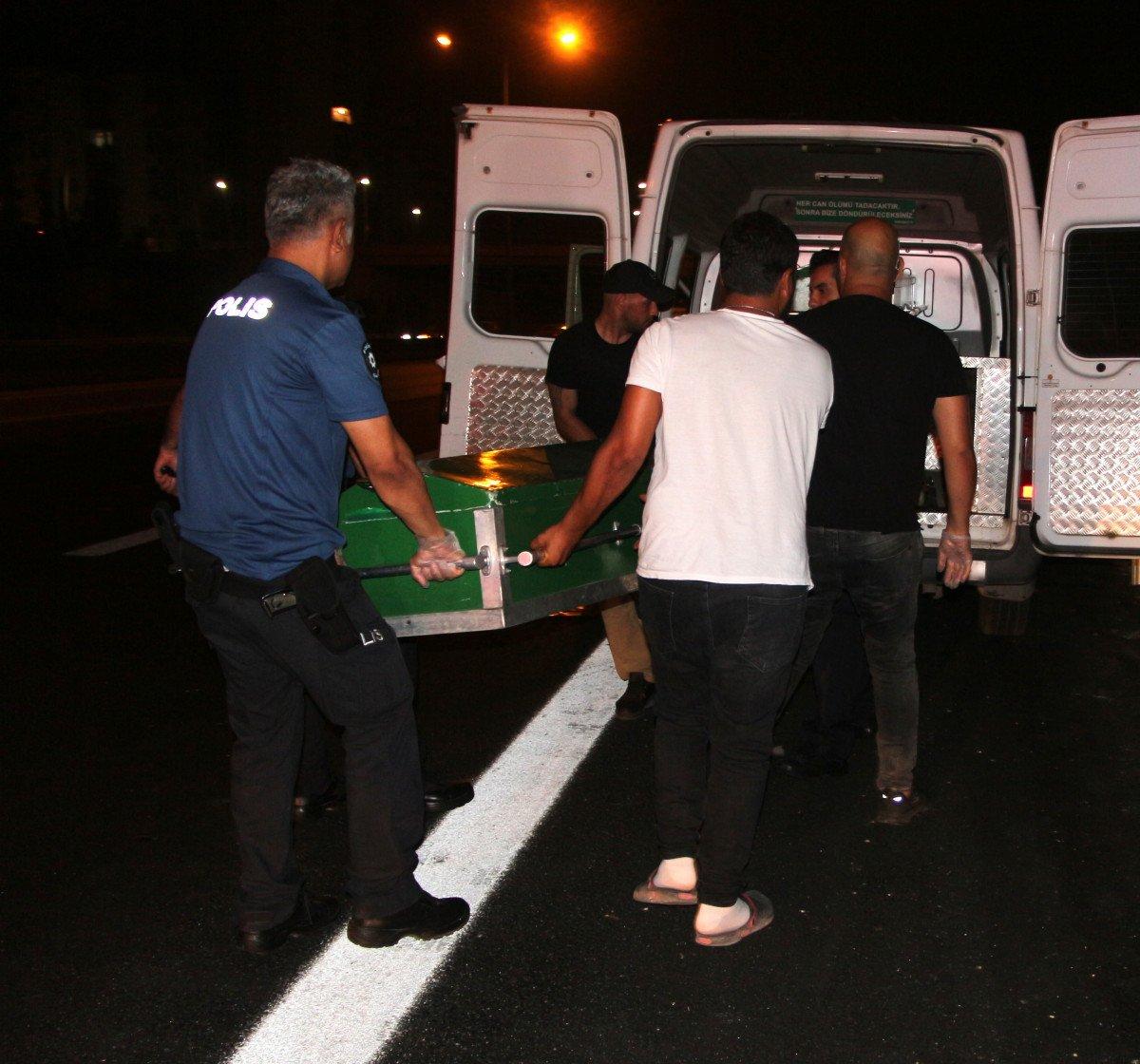 Adana'da arkadan çarptığı motosikletli öldü