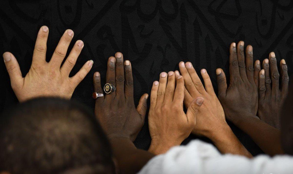 Kabe'nin etrafındaki bariyerler 2,5 yıl sonra kaldırdı