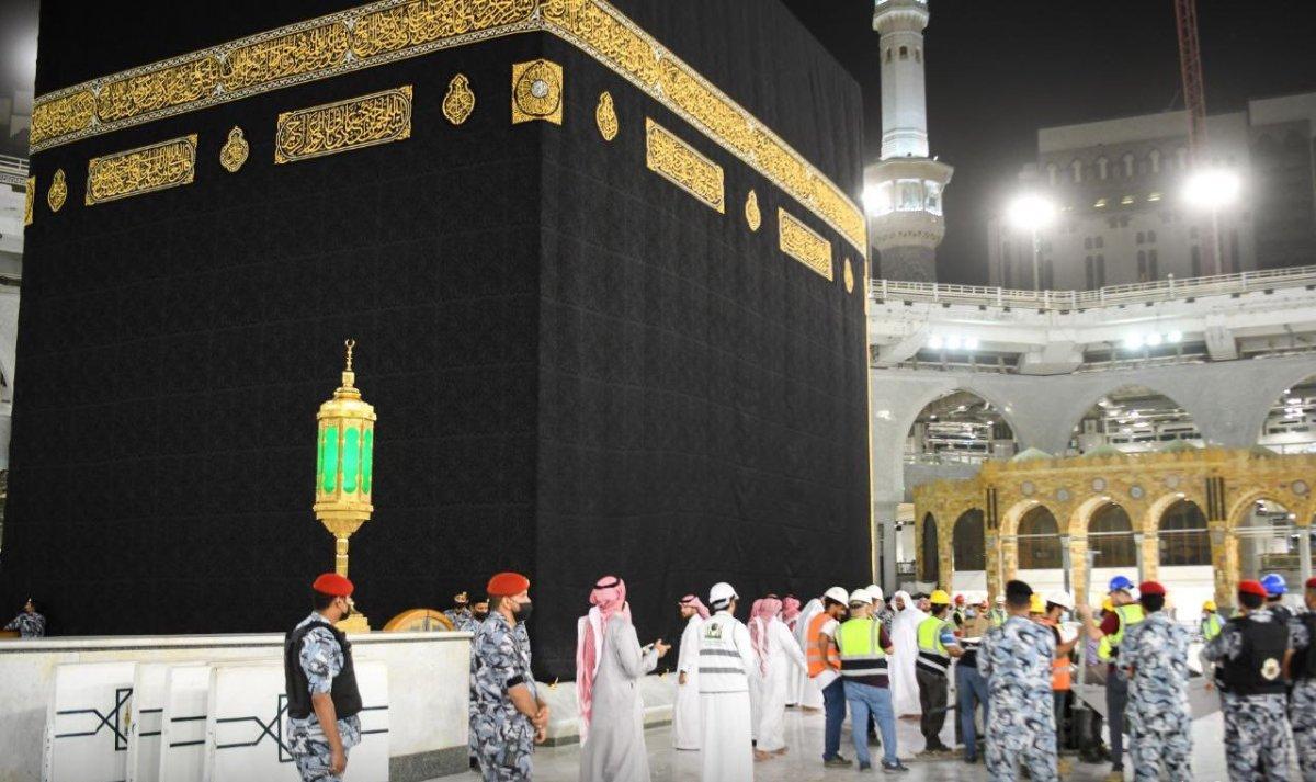 Kabe'nin etrafındaki bariyerler 2,5 yıl sonra kaldırdı