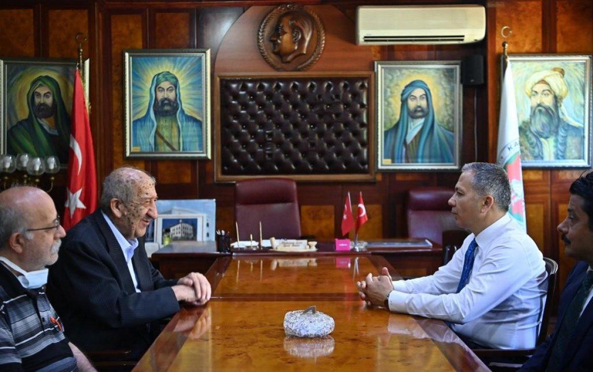 İstanbul Valisi Yerlikaya, muharrem ayı dolayısıyla cemevlerini ziyaret etti