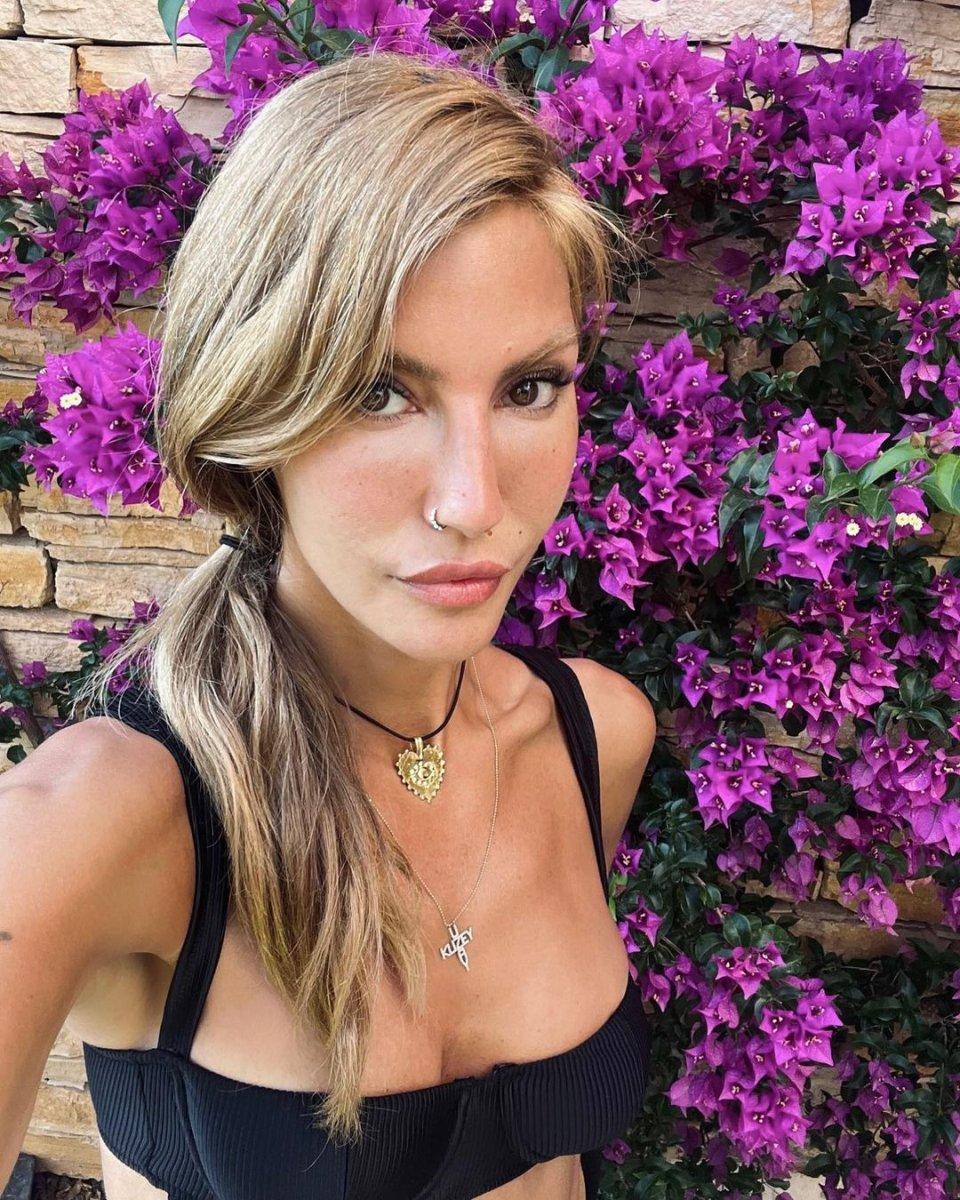 Alişan, Çağla Şıkel'e sahip çıktı