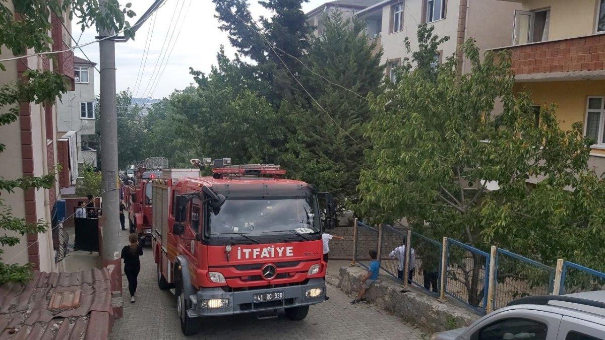 Kocaeli'de ekmek yapan kadınlar yangın çıkardı