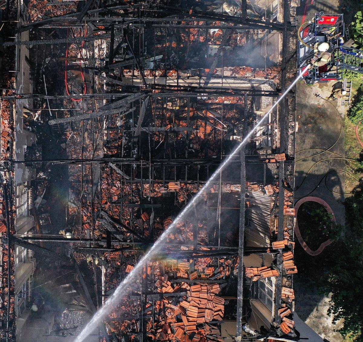 İstanbul'da Balıklı Rum Hastanesi'nde çıkan yangın kontrol altında