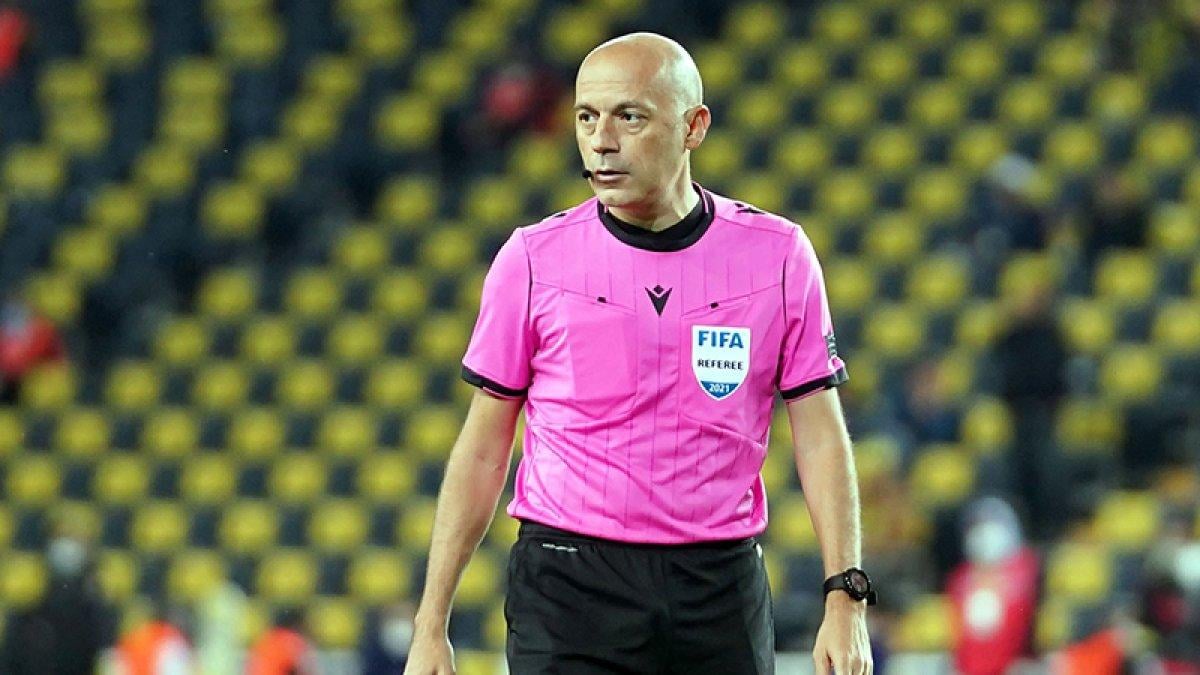 Cüneyt Çakır hakemliği bıraktı