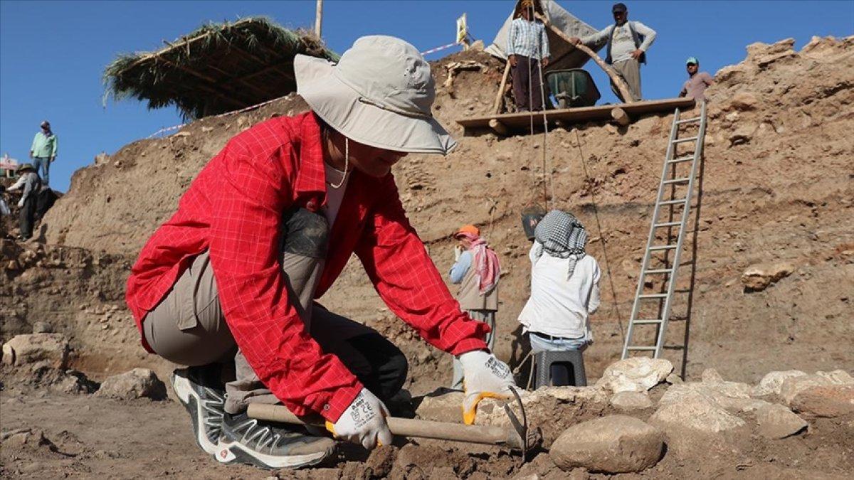 Gre Fılla Höyüğü'nde 4 yıl süren kazılarda 2 bin 687 eser gün yüzüne çıkarıldı