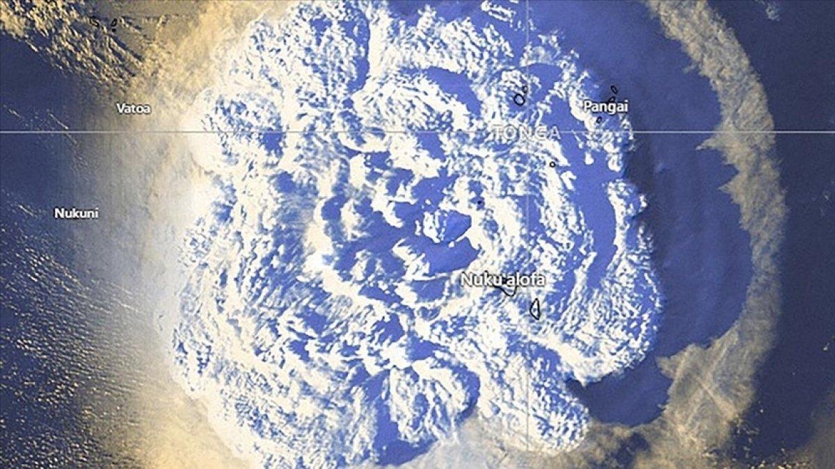 Tonga'daki yanardağ patlaması atmosfere yüksek miktarda su buharı püskürttü