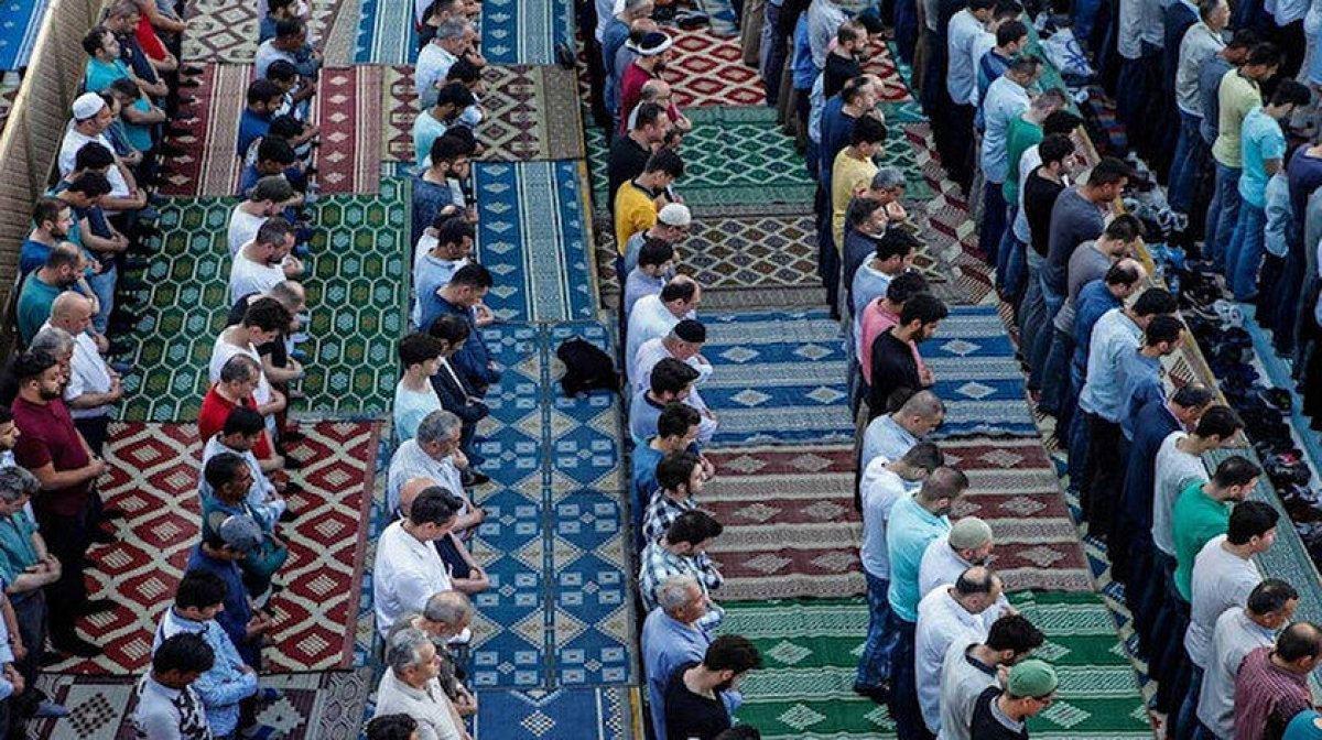 Cuma Namazının Hak'tan gelen davetiyesi: Cuma Suresi