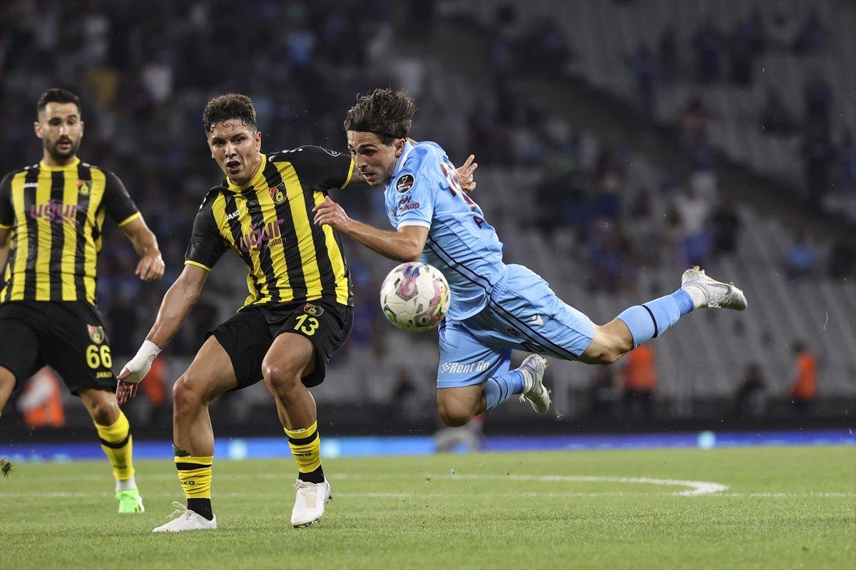 Trabzonspor, İstanbulspor'u mağlup etti