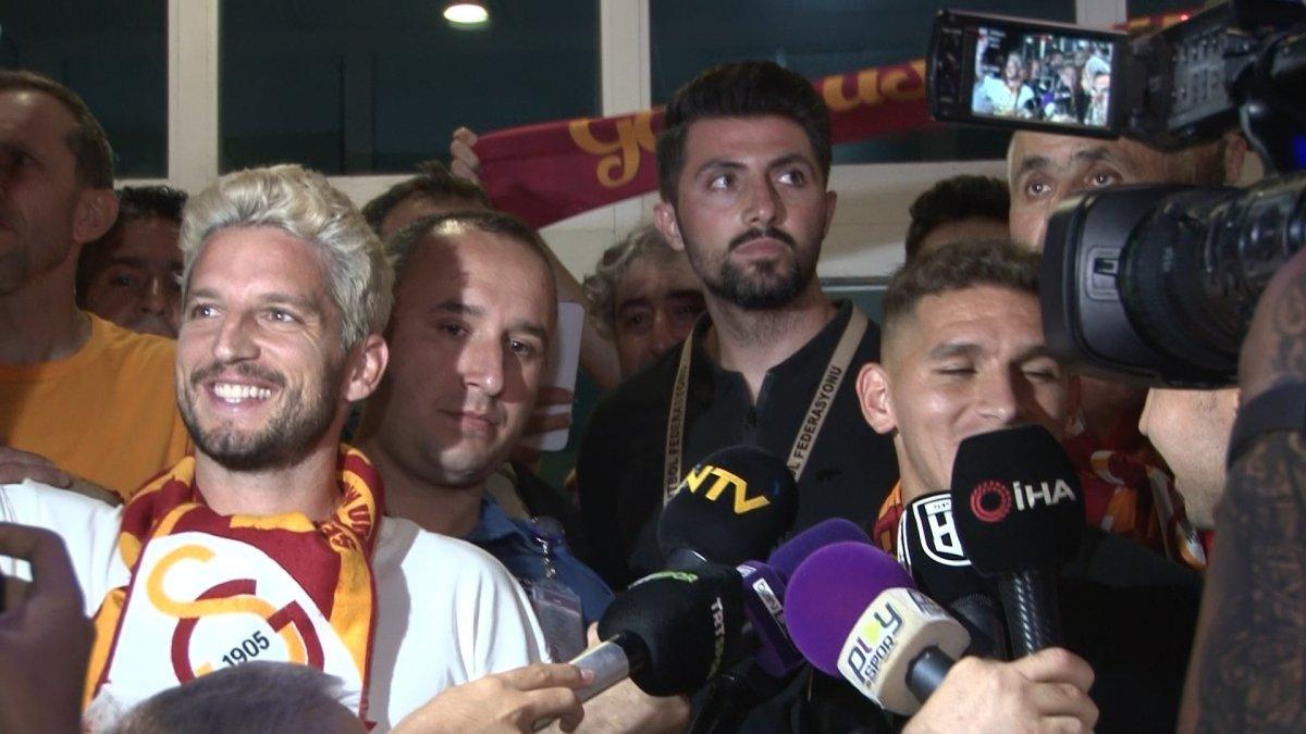 Galatasaray'ın yeni yıldızları Mertens ve Torreira İstanbul'a geldi